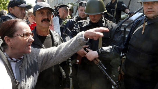 Los tiros en el este de Ucrania empa&ntilde;an las celebraciones del &lsquo;D&iacute;a de la victoria&rsquo;