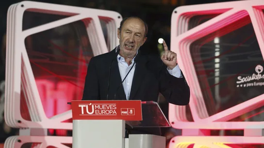 Arranca la campaña con Rajoy en Zaragoza y Rubalcaba en Castilla y León Arranca la campaña con Rajoy en Zaragoza y Rubalcaba en Castilla y León
