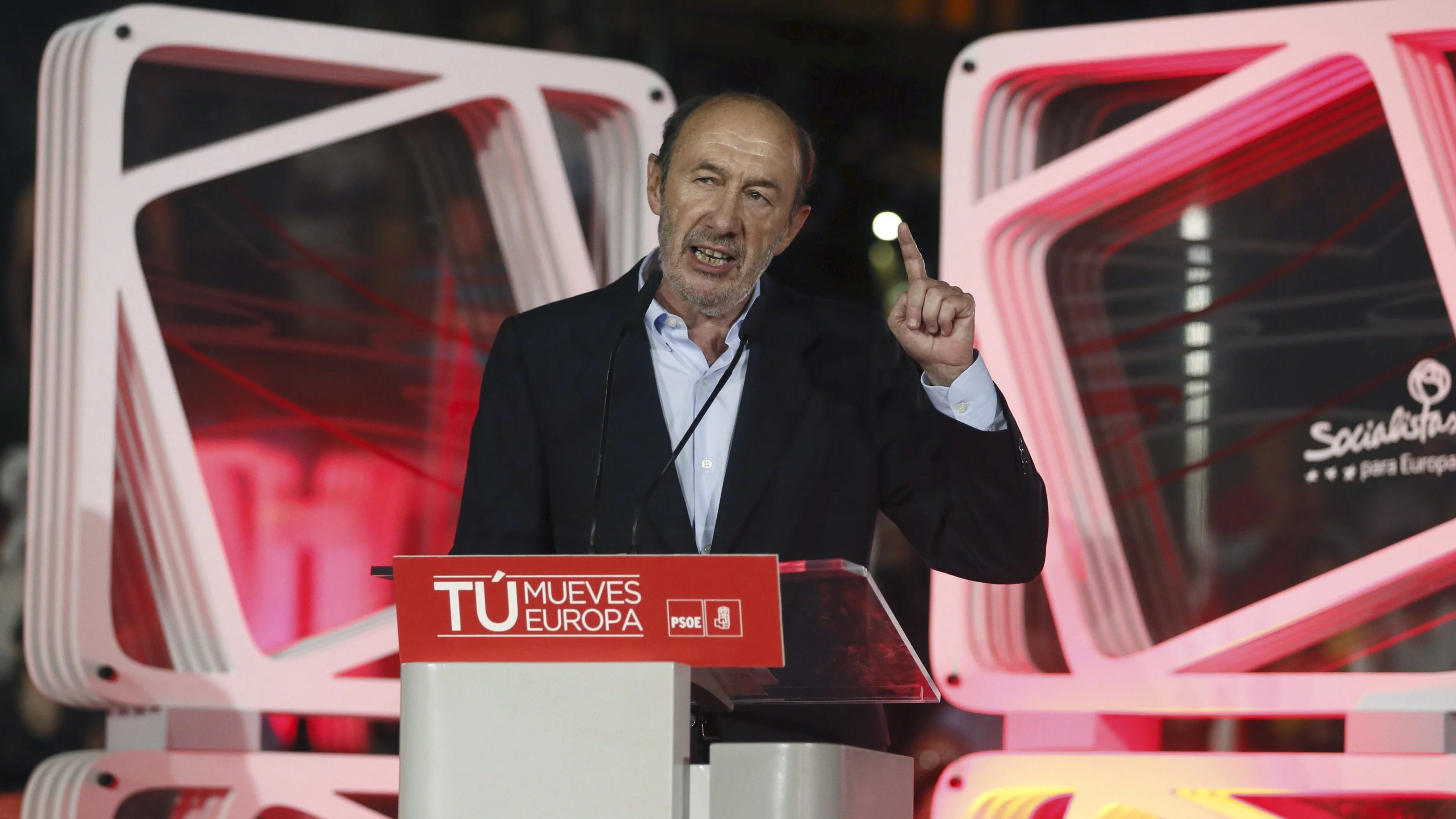 Arranca la campaña con Rajoy en Zaragoza y Rubalcaba en Castilla y León