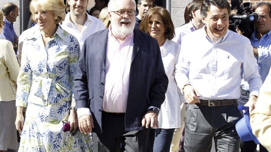 Esperanza Aguirre, Arias Ca&ntilde;ete, Ana Botella e Ignacio Gonz&aacute;lez a su llegada a un mitin del partido 