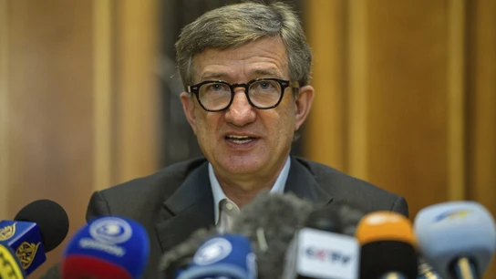 El gobernador de Donetsk, Serguéi Taruta, da una rueda de prensa en Donetsk El gobernador de Donetsk, Serguéi Taruta, da una rueda de prensa en Donetsk