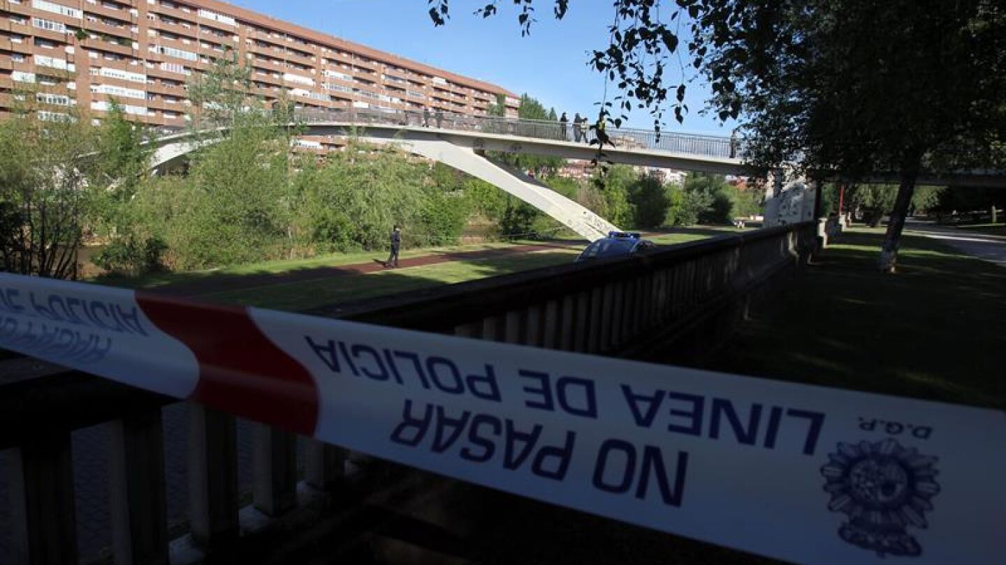Pasarela sobre el r&iacute;o Bernesga