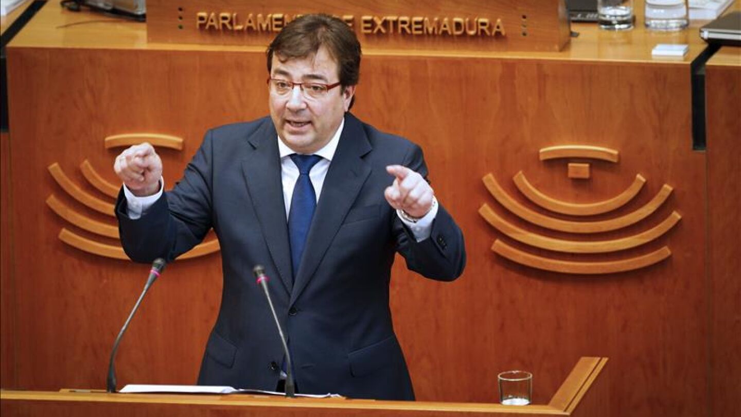 Fern&aacute;ndez Vara en el parlamento de Extremadura