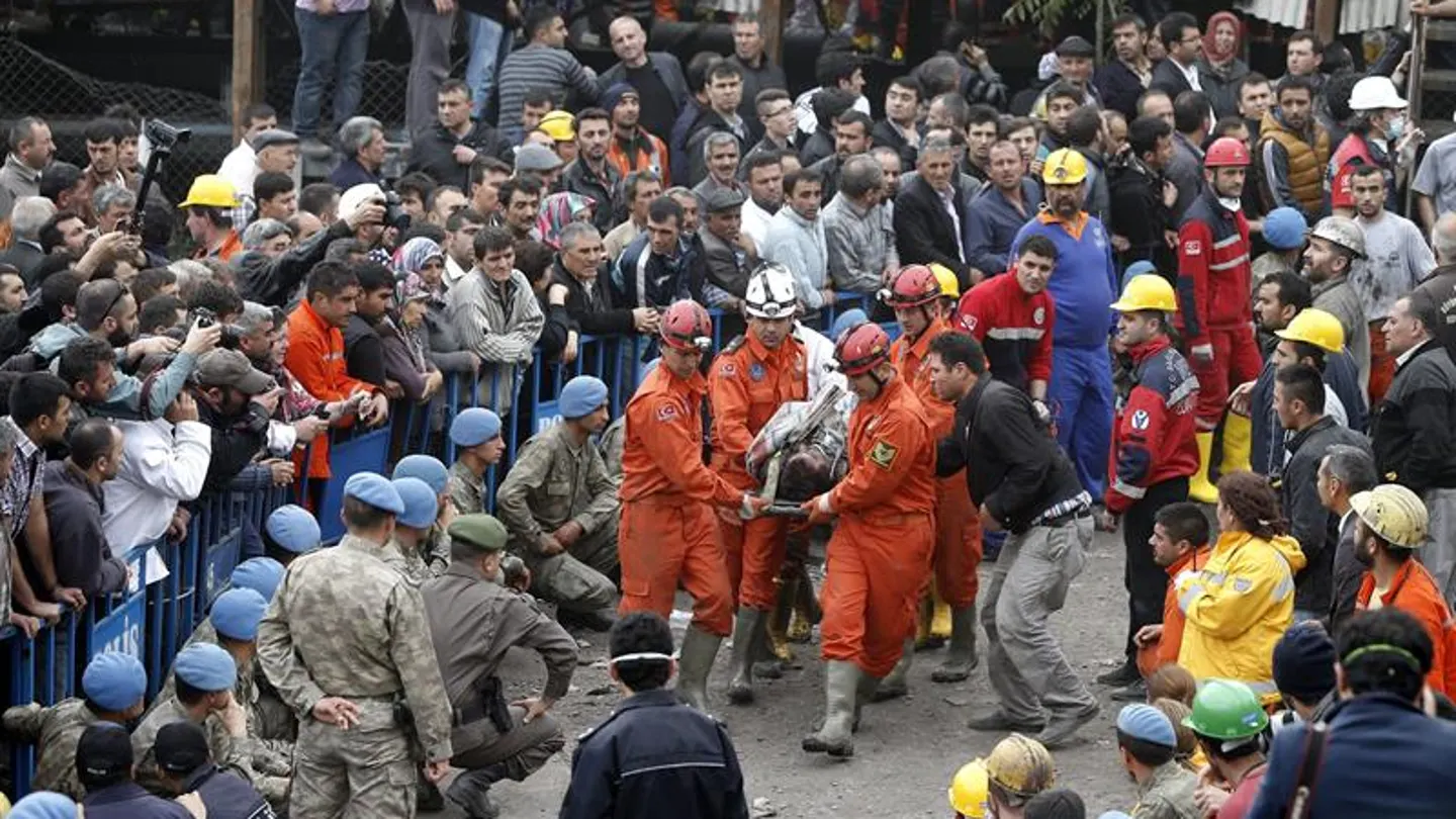 Rescate de personas en la mina de Soma de Turquía Rescate de personas en la mina de Soma de Turquía