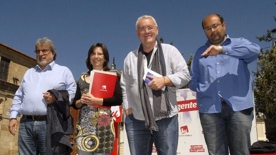 Cayo Lara junto a Santiago Ord&oacute;&ntilde;ez, Jos&eacute; Mar&iacute;a Gonz&aacute;lez y Carmen Duce 