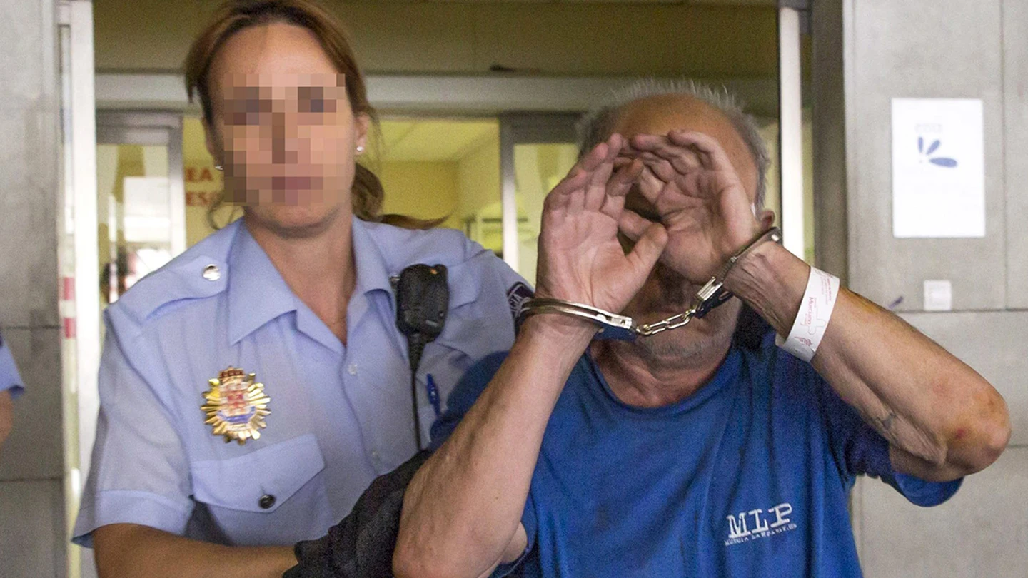 P.C.L es trasladado desde el Hospital a comisaría P.C.L es trasladado desde el Hospital a comisaría