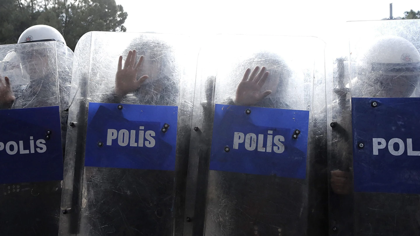 Detienen a 18 personas relacionadas con la tragedia minera de Turquía Detienen a 18 personas relacionadas con la tragedia minera de Turquía