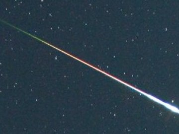 magen de una “bola de fuego” (fireball) surcando el cielo esto es, una estrella fugaz extremadamente brillante