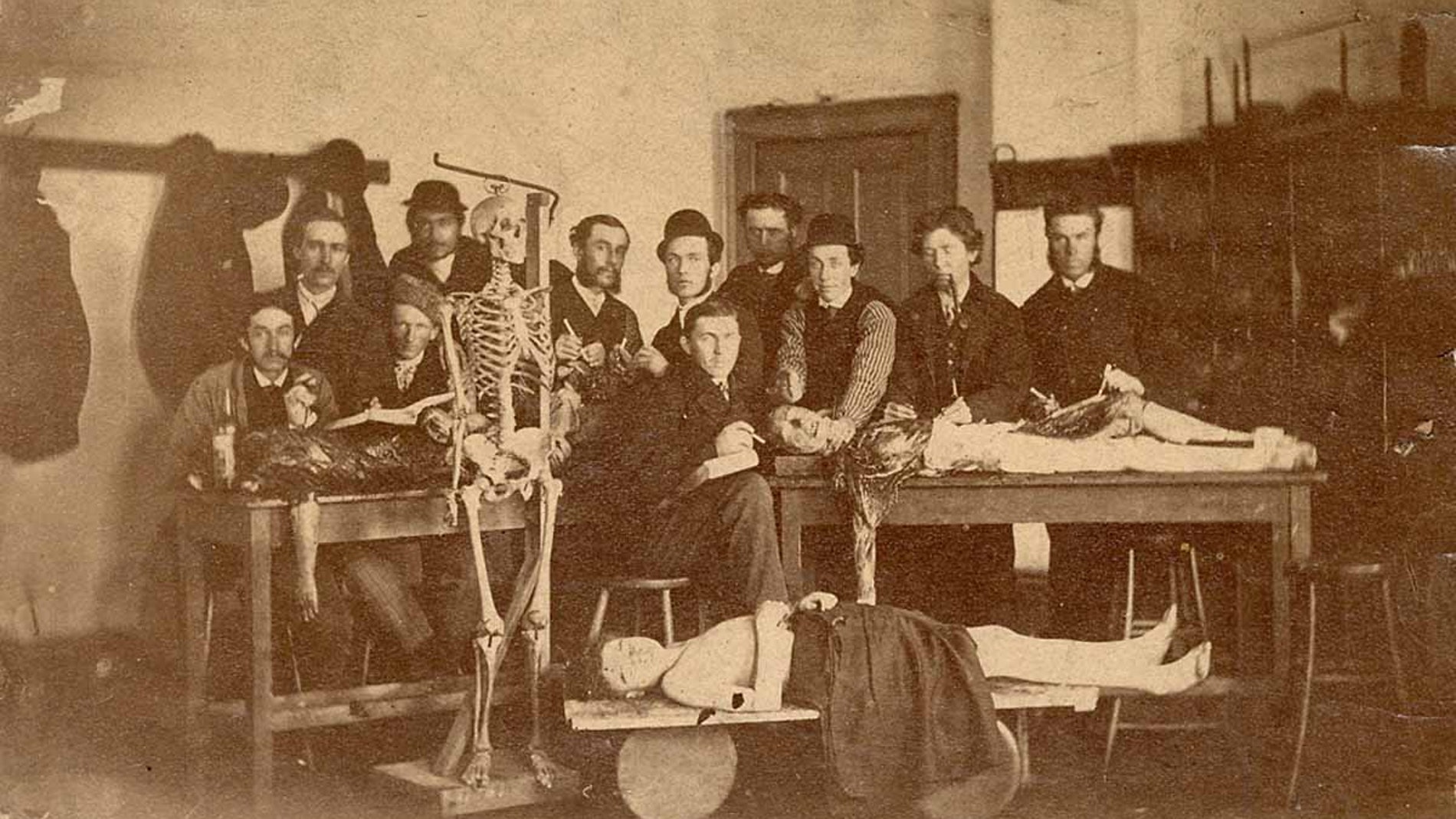 "Clases de anatomía" 1910
