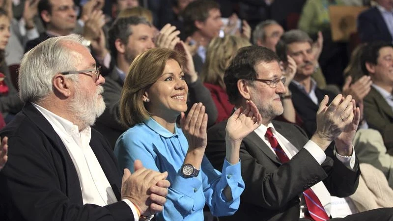 Arias Cañete, Cospedal y Rajoy, en el mitin de cierre de campaña