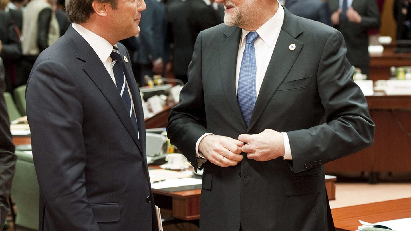 Rajoy conversa con el primer ministro portugu&eacute;s, Pedro Passos Coelho 