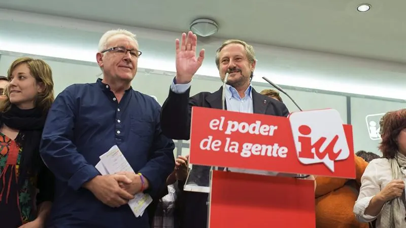  Willy Meyer, cabeza de lista de IU a las elecciones europeas, y Cayo Lara.