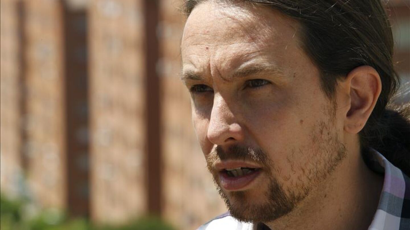 Pablo Iglesias responde a las preguntas de una entrevista