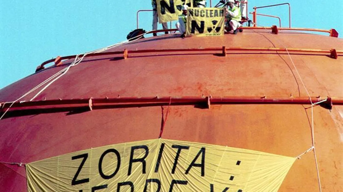 Acción de Greenpeace en Zorita Acción de Greenpeace en Zorita
