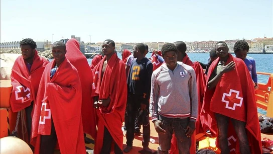 Llegada al puerto de Tarifa (Cádiz) de un grupo de veinte inmigrantes Llegada al puerto de Tarifa (Cádiz) de un grupo de veinte inmigrantes
