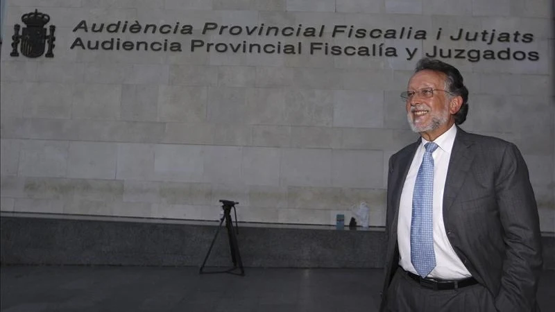 El vicealcalde de Valencia Alfonso Grau a su salida de la Ciudad de la Justicia El vicealcalde de Valencia Alfonso Grau a su salida de la Ciudad de la Justicia