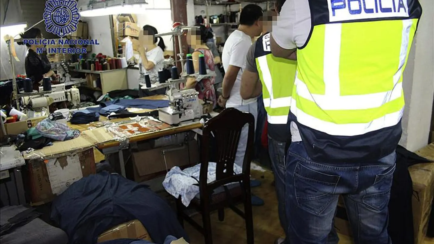 Desmantelan en Murcia un taller de ropa clandestino Desmantelan en Murcia un taller de ropa clandestino