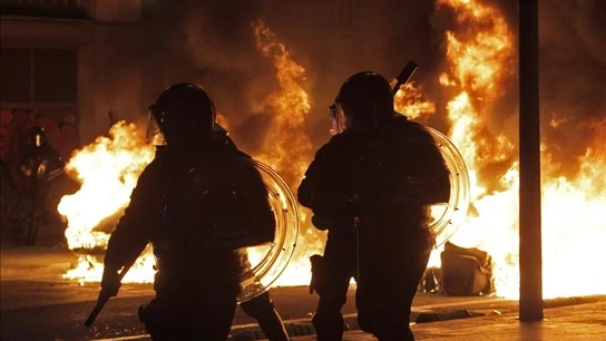 Nuevos incidentes en Barcelona tras la manifestación de apoyo a Can Vies Nuevos incidentes en Barcelona tras la manifestación de apoyo a Can Vies