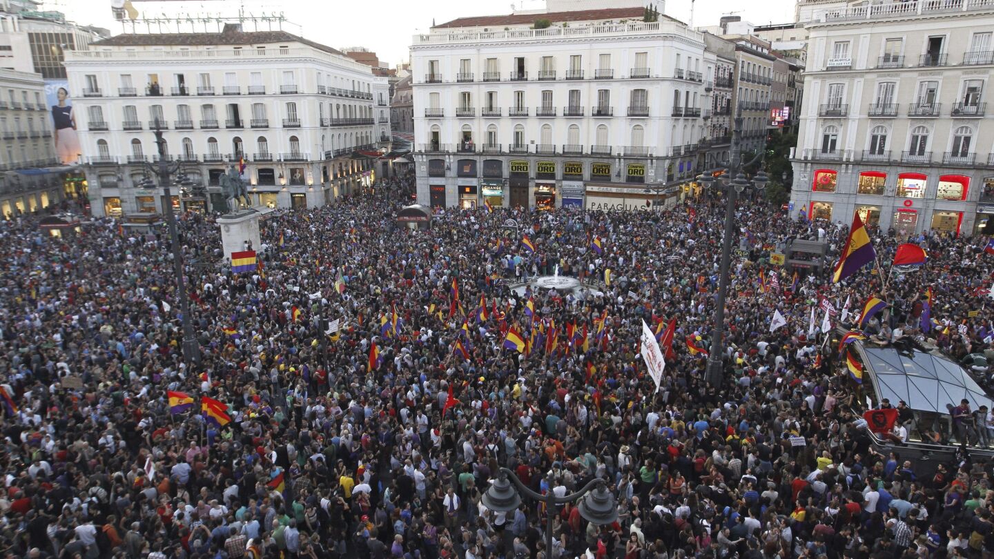 Concentraci&oacute;n en la Puerta del Sol de Madrid a favor de la Rep&uacute;blica