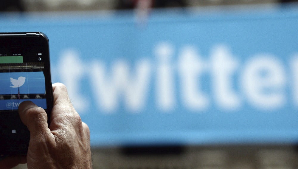 La abdicación dispara hasta 100.000 los seguidores de Casa Real en Twitter