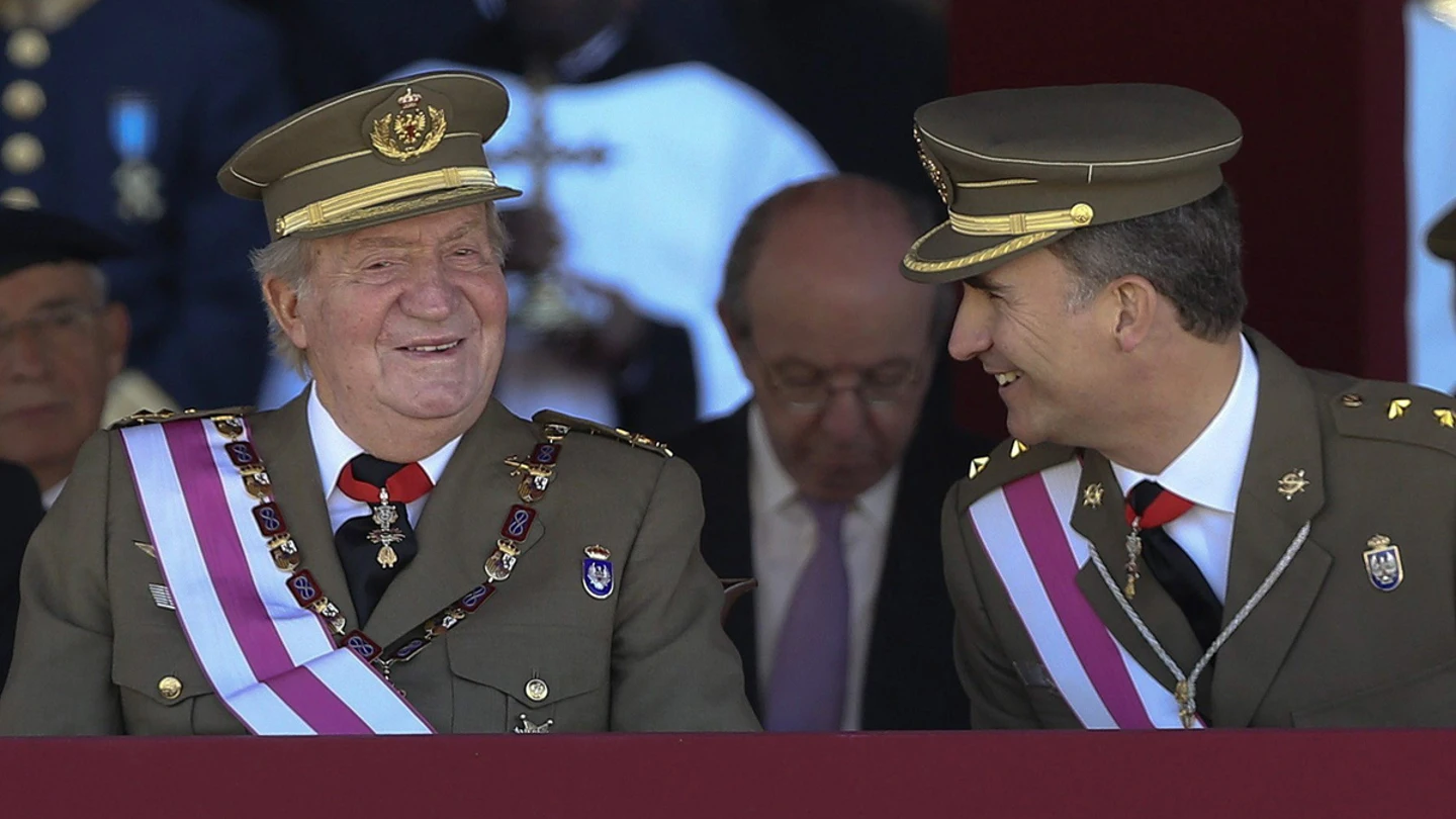 El Rey y el Príncipe en un acto castrense El Rey y el Príncipe en un acto castrense
