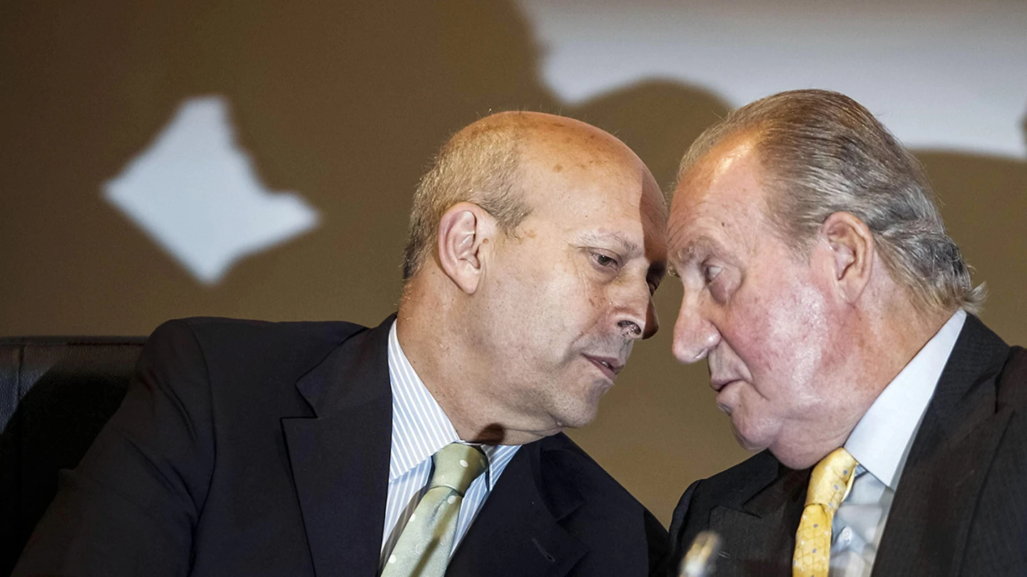 El rey pide a los jóvenes becarios que lleven bien el nombre de España allá donde vayan El rey pide a los jóvenes becarios que lleven bien el nombre de España allá donde vayan