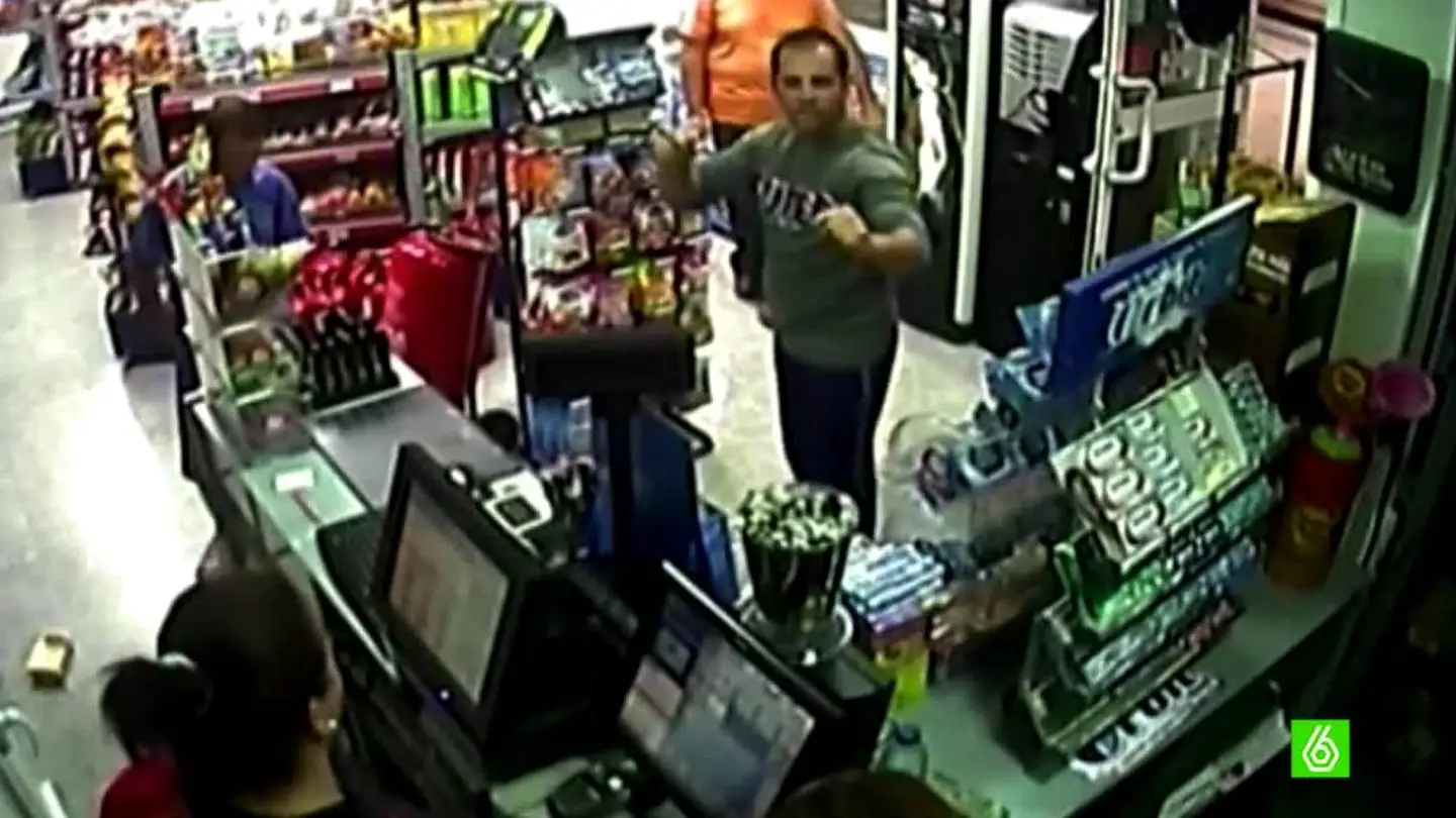Atraco en una gasolinera Atraco en una gasolinera