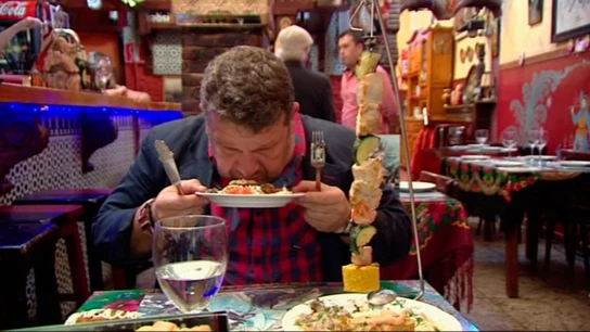Alberto Chicote prueba un plato en 'Pesadilla en la cocina' Alberto Chicote prueba un plato en 'Pesadilla en la cocina'