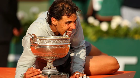 Nadal muerde su noveno Roland Garros Nadal muerde su noveno Roland Garros