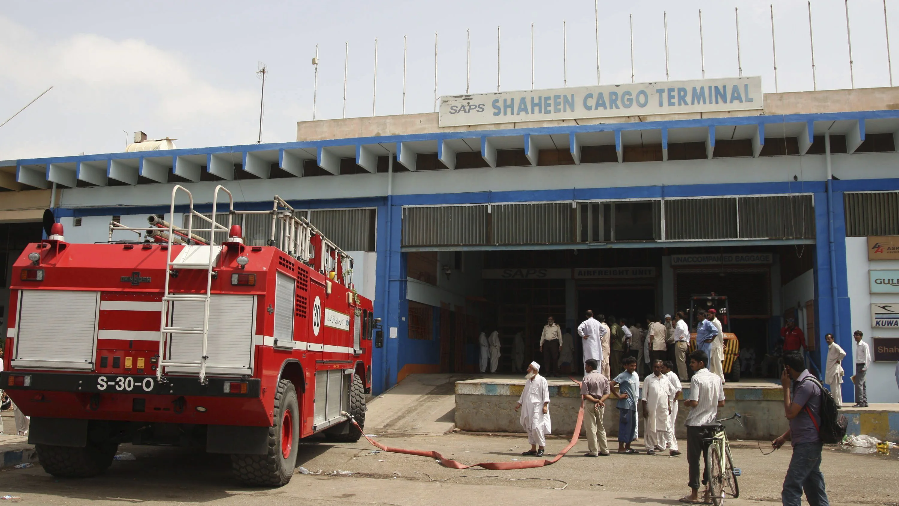 Tiroteo en la academia de la Fuerza de Seguridad Aeroportuaria de Karachi