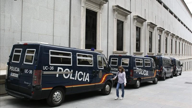 Policías alrededor del Congreso de los Diputados