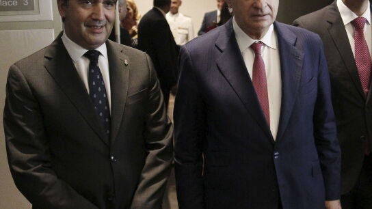 El director general de la Polic&iacute;a, Ignacio Cosid&oacute; (i) y el ministro del Interior, Jorge Fern&aacute;ndez D&iacute;az