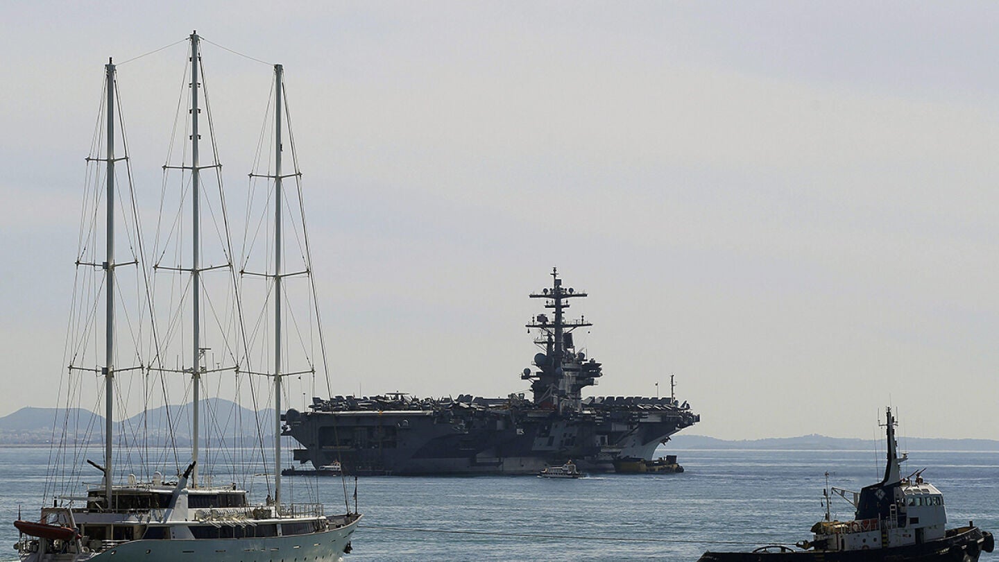 El portaaviones de la Armada estadounidense USS George H.W. Bush