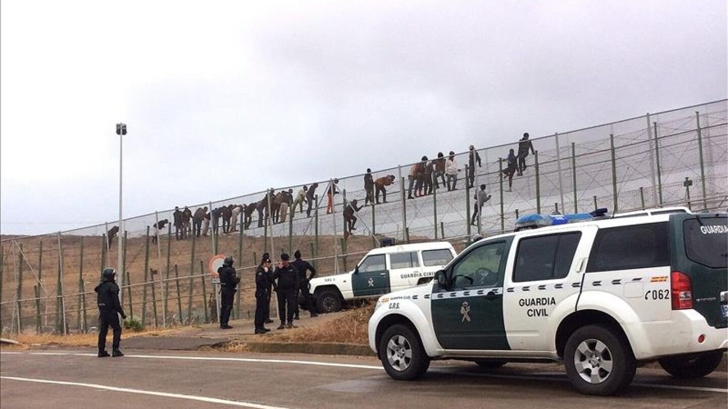 La Guardia Civil y autoridades marroqu&iacute;es evitan la entrada e Melilla de un grupo de inmigrantes