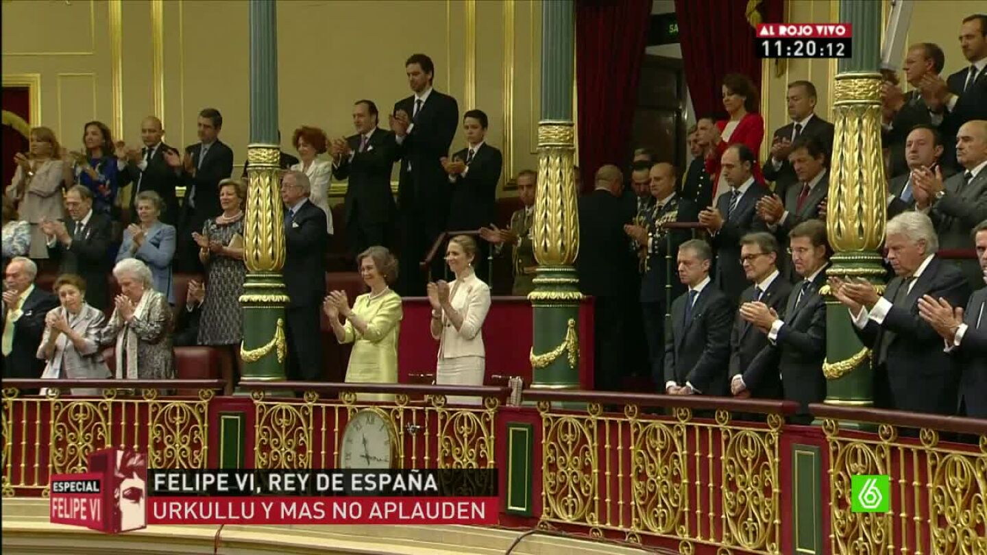 &Iacute;&ntilde;igo Urkullu y Artur Mas, no aplauden tras el discurso de Felipe VI