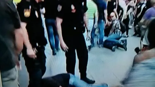Retenidos por gritar viva la república Retenidos por gritar viva la república
