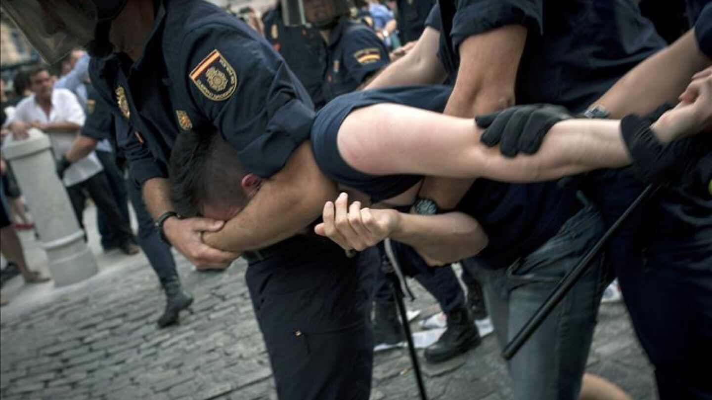 Una de las siete personas detenidas por la Polic&iacute;a Nacional