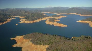 Descenso del nivel de agua en California