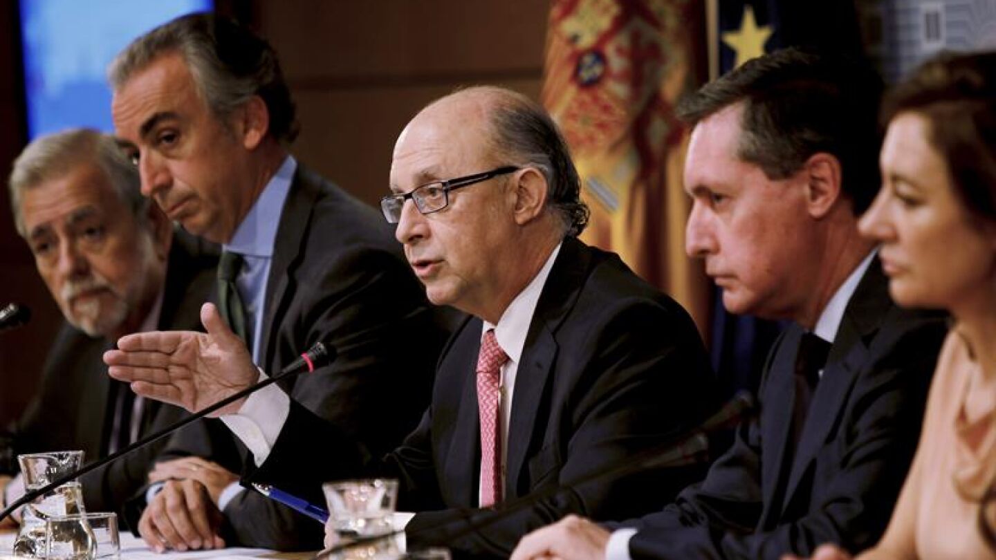 Montoro: "Los trabajadores tendr&aacute;n m&aacute;s dinero en sus bolsillos a partir de 2015"