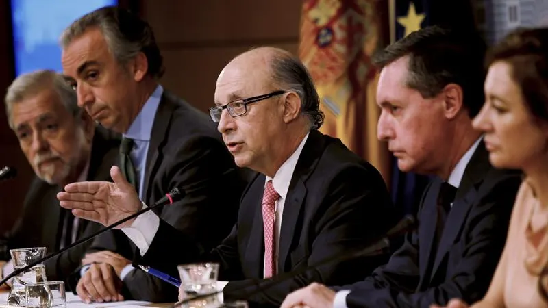 Montoro: "Los trabajadores tendrán más dinero en sus bolsillos a partir de 2015"