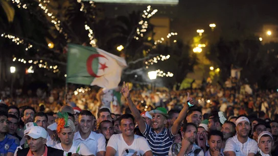 Detenidas 74 personas en Francia en las celebraciones de aficionados argelinos Detenidas 74 personas en Francia en las celebraciones de aficionados argelinos
