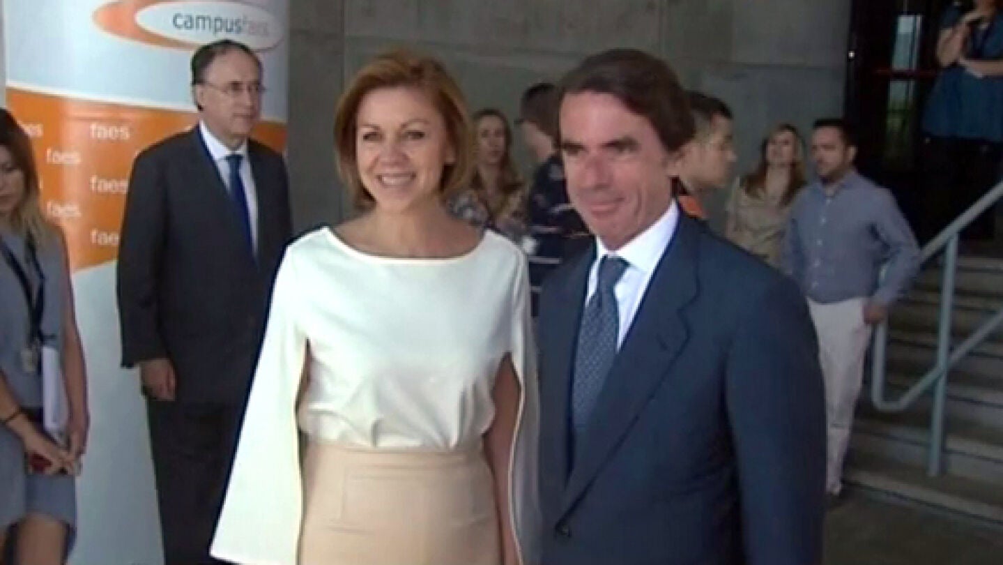 Mar&iacute;a Dolores de Cospedal, junto a Jos&eacute; Mar&iacute;a Aznar durante el Campus Faes