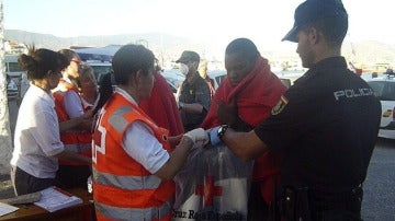 LLegada al puerto de Motril, en Granada, de los inmigrantes subsaharianos