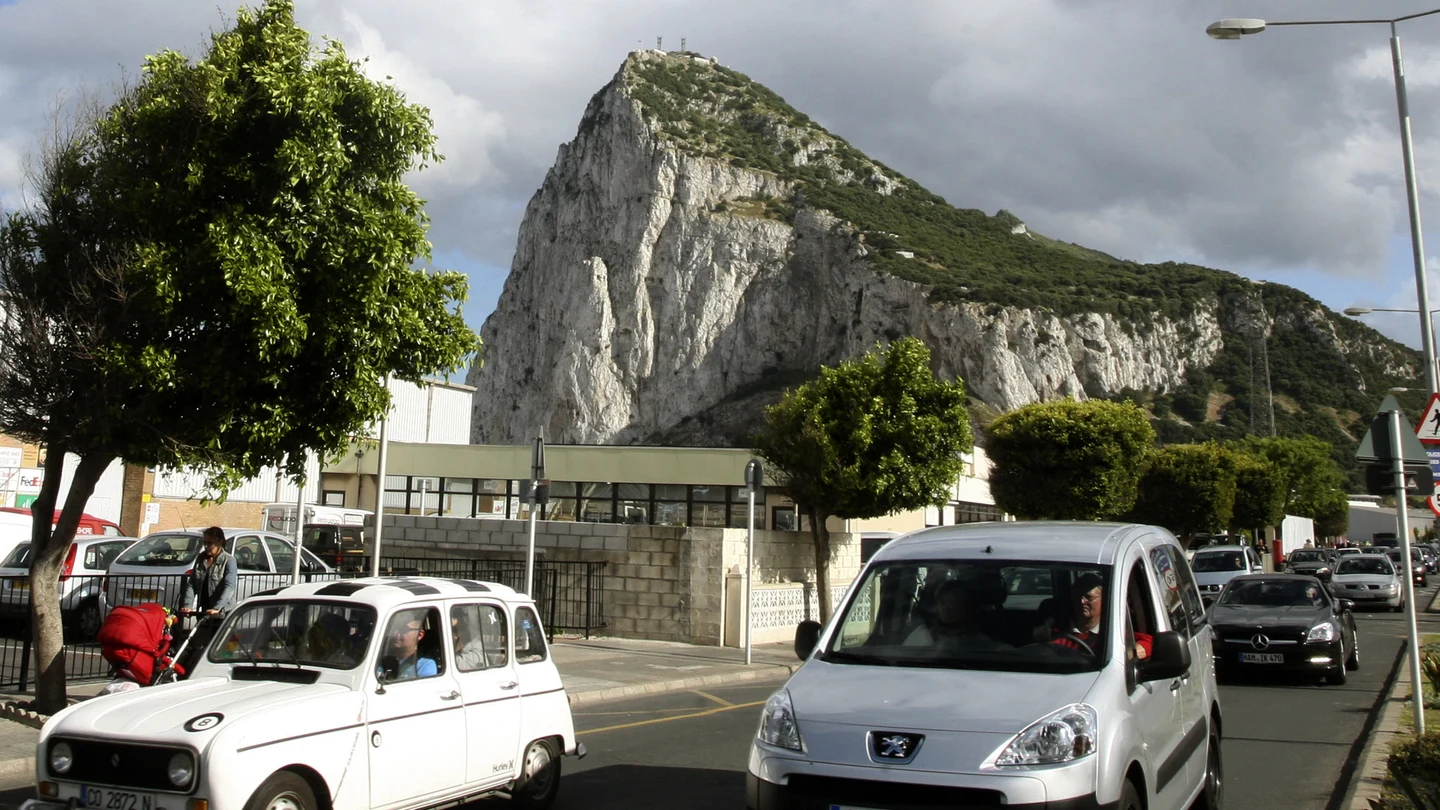 Comienza la inspección de la misión de la UE a la verja de Gibraltar Comienza la inspección de la misión de la UE a la verja de Gibraltar