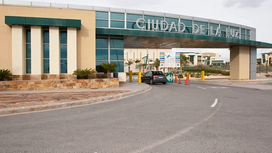 Entrada a la Ciudad de la Luz Entrada a la Ciudad de la Luz
