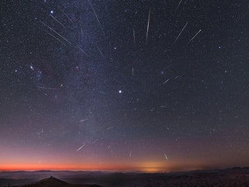 Meteoros de la lluvia de las Gemínidas donde se puede apreciar el concepto de radiante