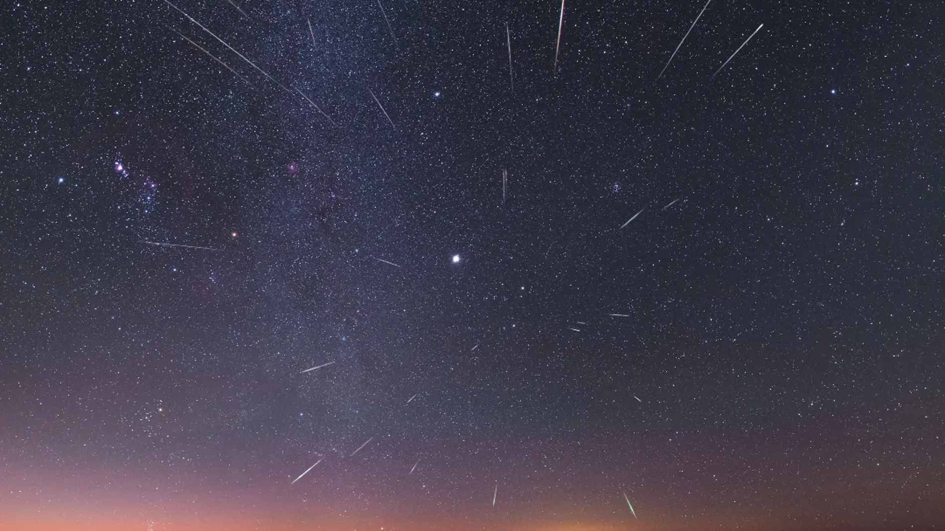 Meteoros de la lluvia de las Gemínidas donde se puede apreciar el concepto de radiante