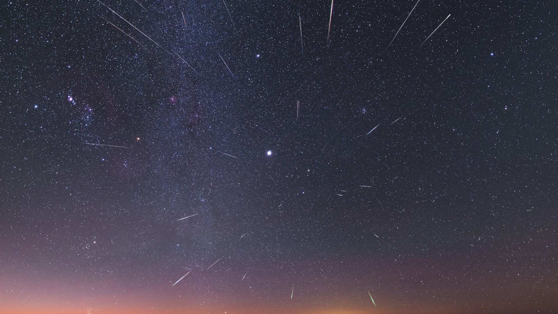 Meteoros de la lluvia de las Gemínidas donde se puede apreciar el concepto de radiante