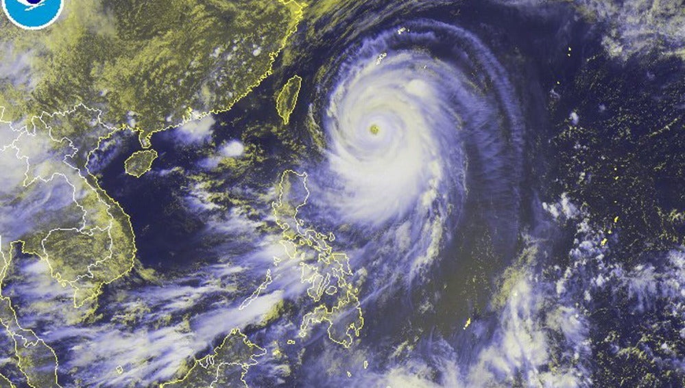 Miles de evacuados en Japón ante la llegada del tifón "Neoguri"