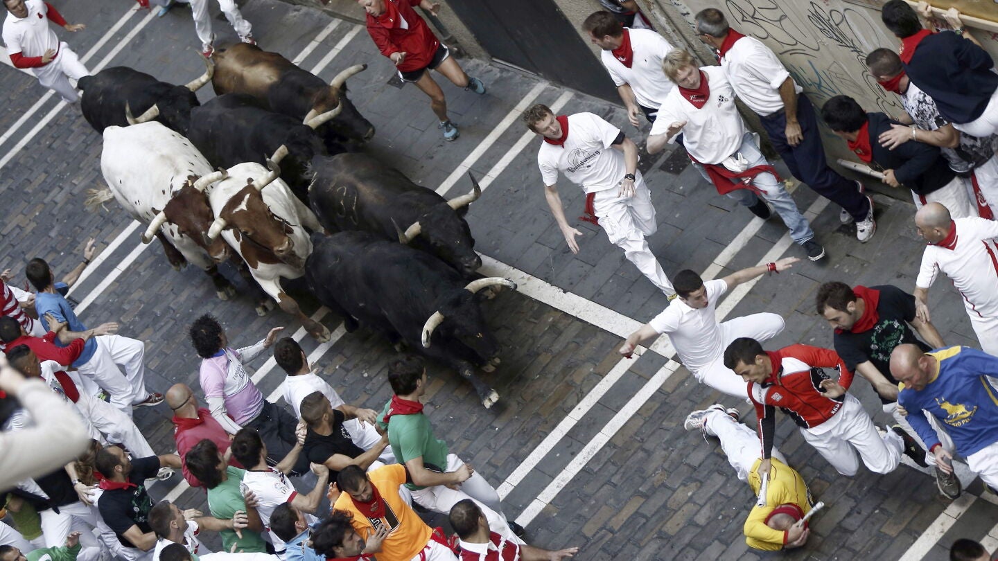 R&aacute;pido y limpio encierro sin heridos por asta de toro